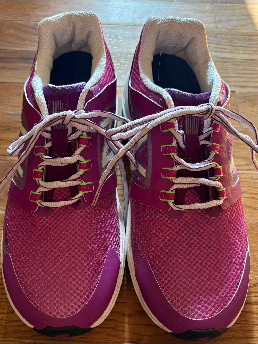 New Balance 3040 Plum Women’s Size 10 1/2